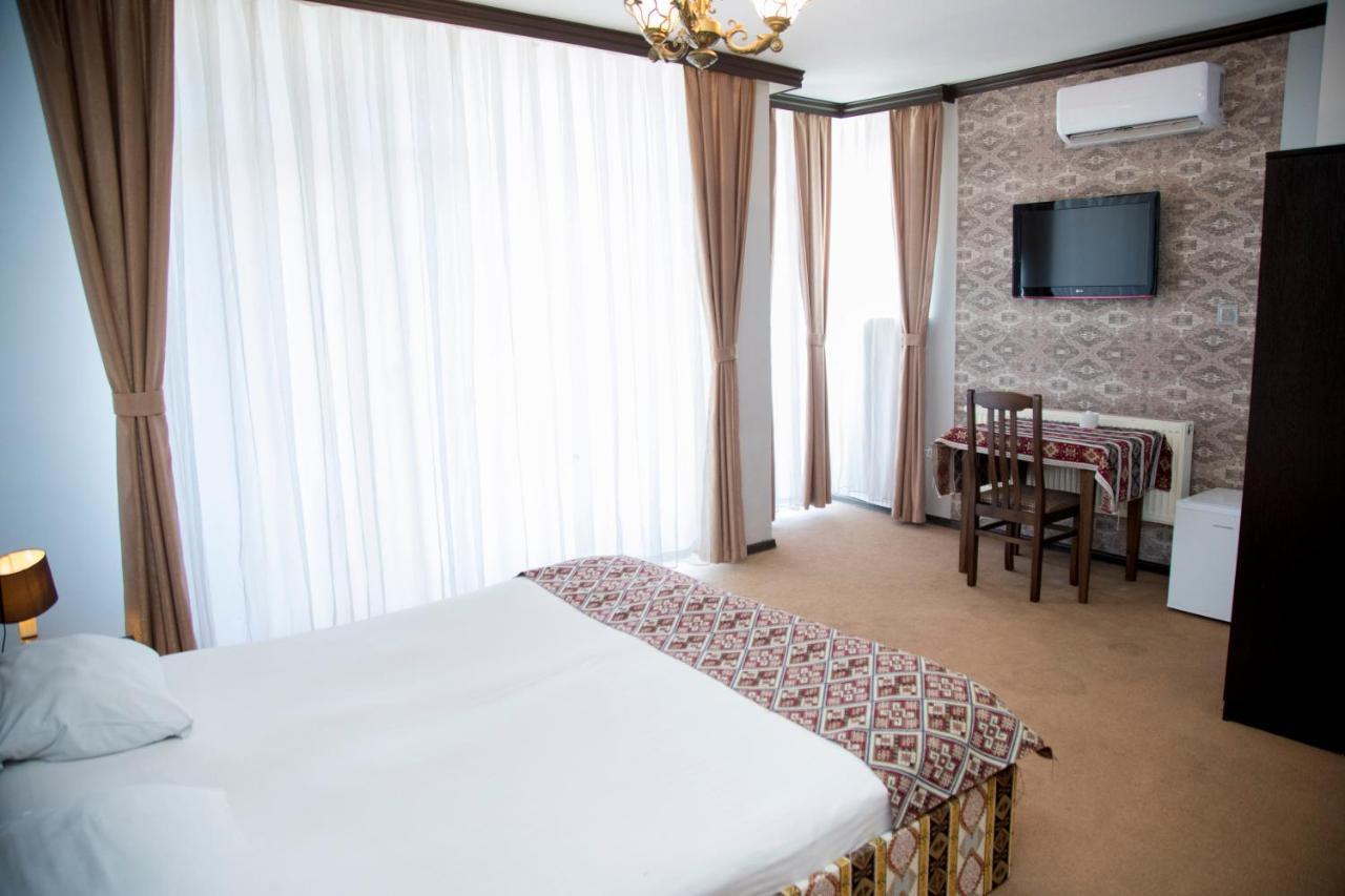 Baku Carpet Hotel Ngoại thất bức ảnh